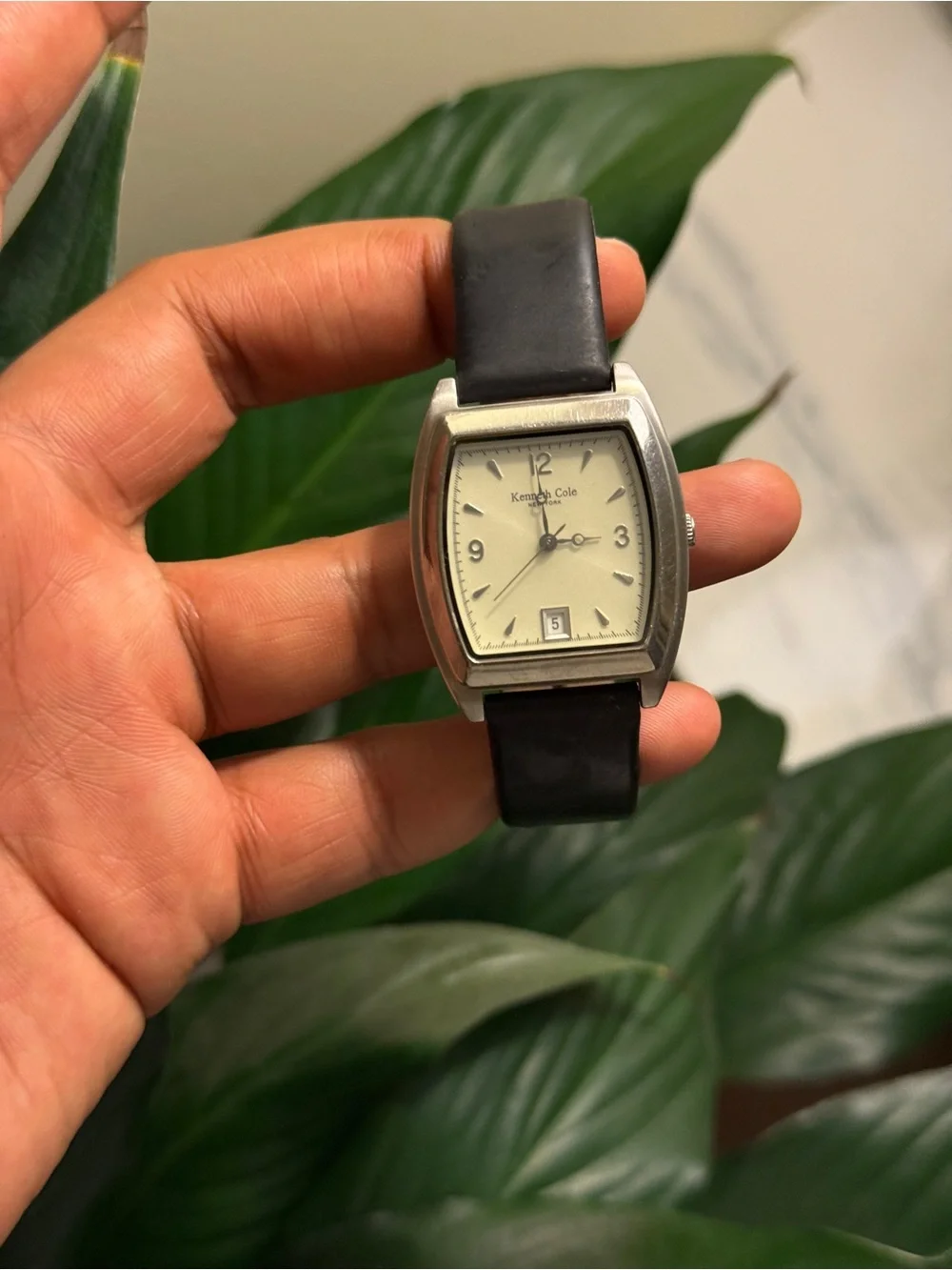 Kenneth Cole Men's Black Leather Classic Strap Watch with Cream Dial